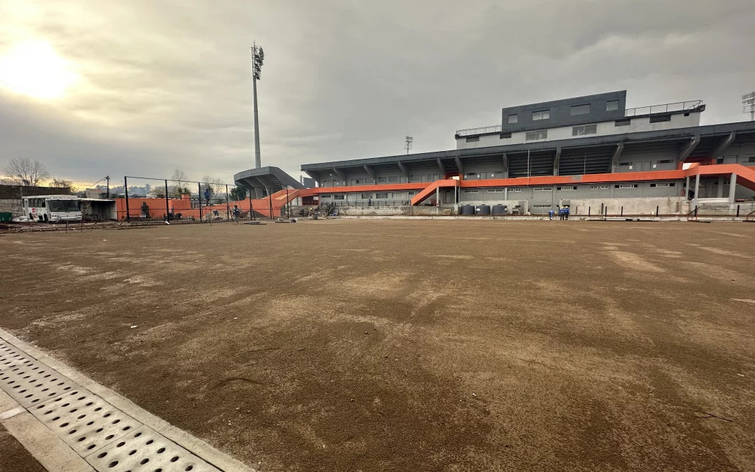 Construcción de cancha de fútbol