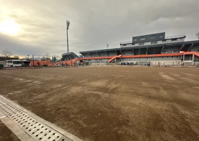 Construcción de cancha de fútbol